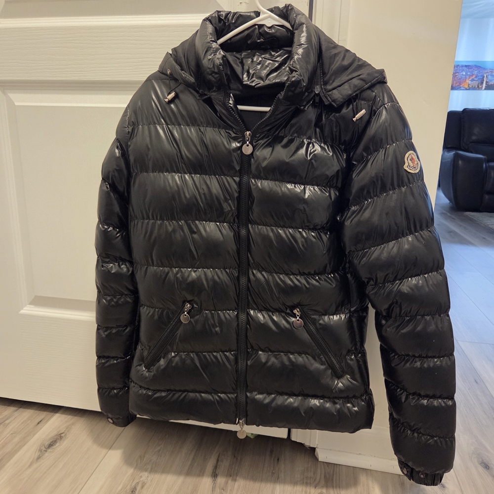 Elegant Black Puffer Jacket